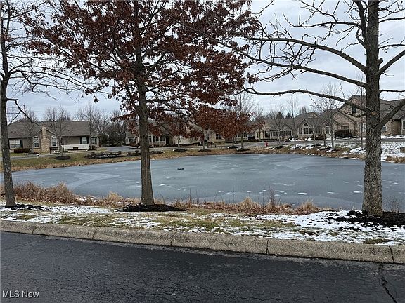 3rd image of 755 Kingsmead Rd