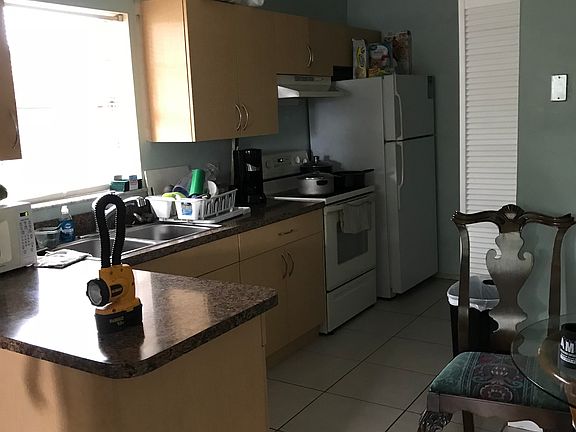 4th image of 3065 SE Bonita St
