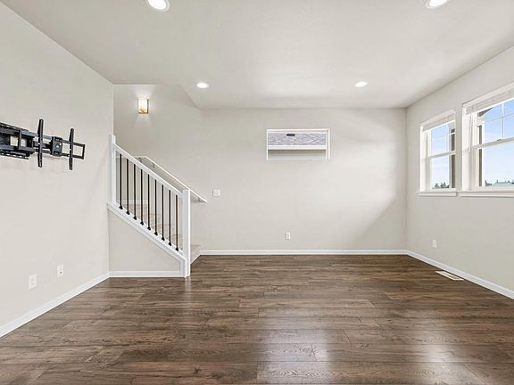 5th image of 14335 Lockwood Ln SE