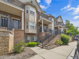 41606 Hamlet Ln, Novi, MI