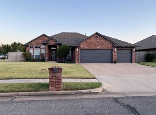 600 Sparrow Hawk, Edmond, OK 73003