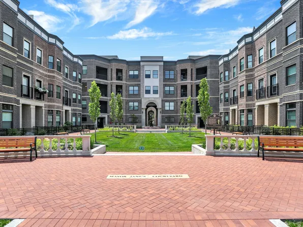 920 Veterans Way #204, Carmel, IN 46032