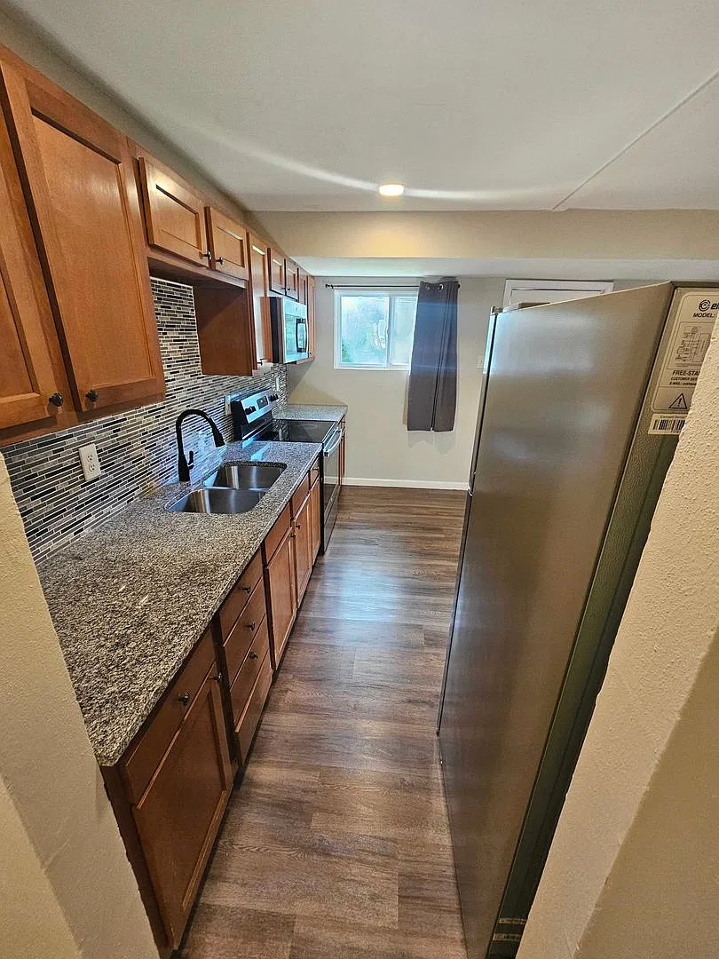 Full Remodel 3 Bed 1 Bath With Open Concept Layout — Photo 4