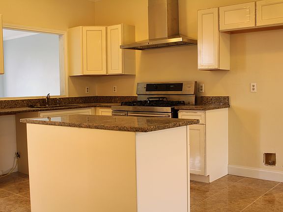 5th image of 6001 Buckner Dr