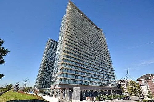 105 The Queensway #806 Photo 1