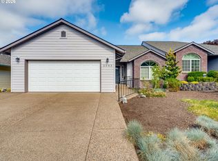 2083 NW Willamette Dr, McMinnville, OR 97128