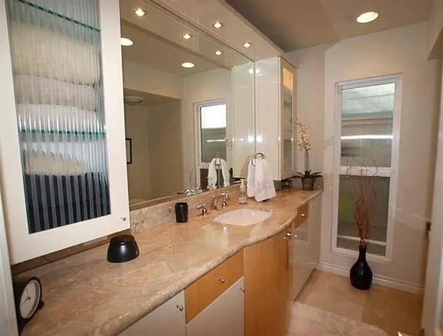 101 Antigua Ct — Photo 8