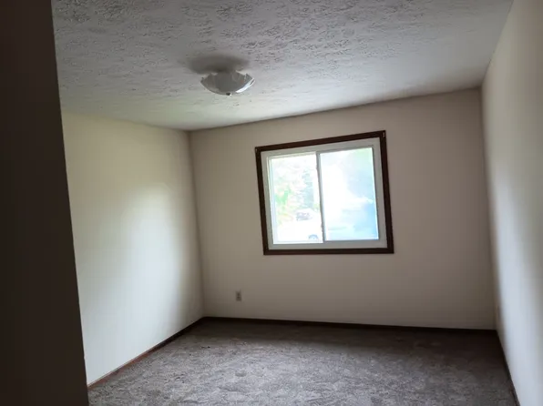 1156 Clark Rd, Wadsworth, OH 44281