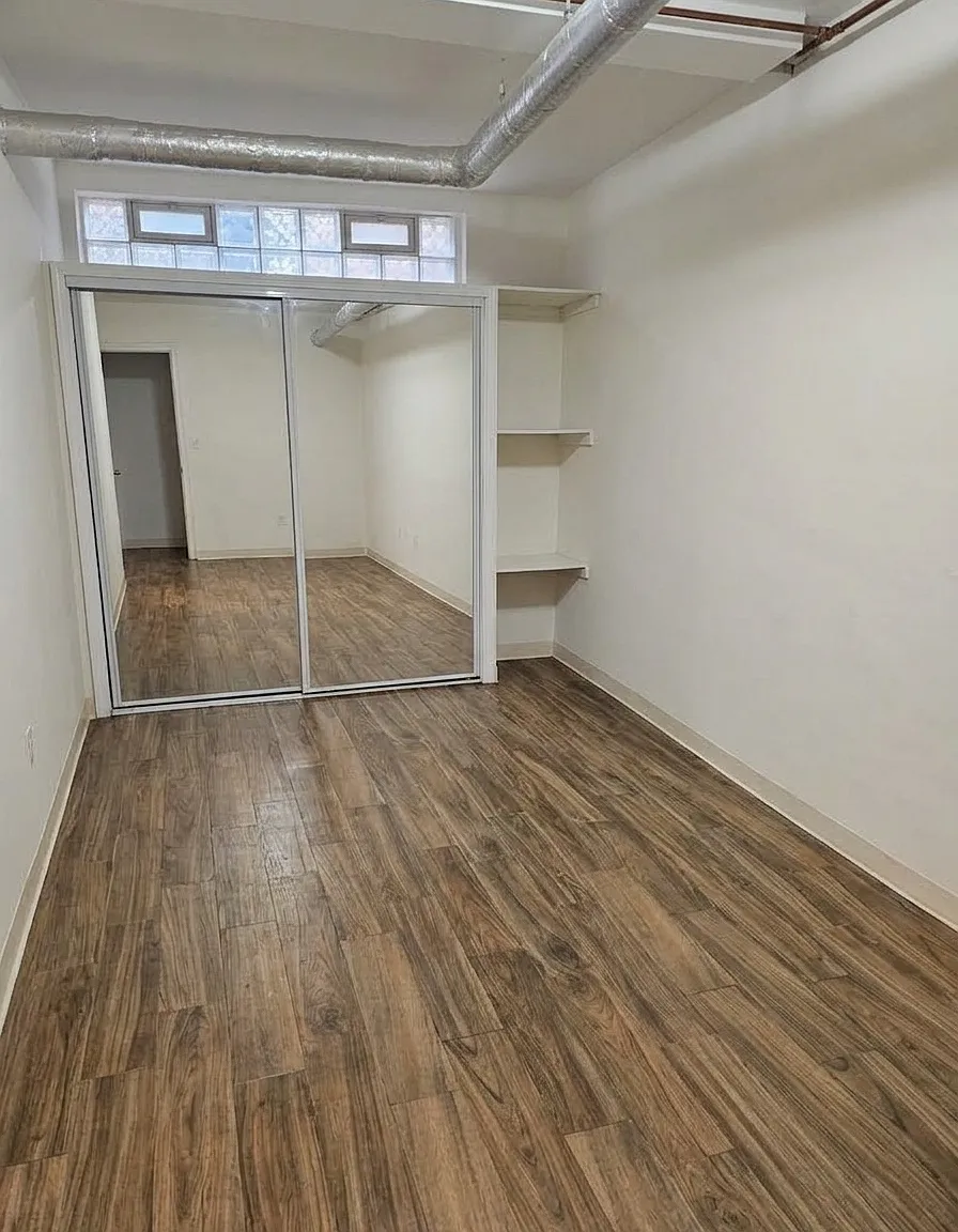 Studio, 700 sqft, $1,200 — Photo 2