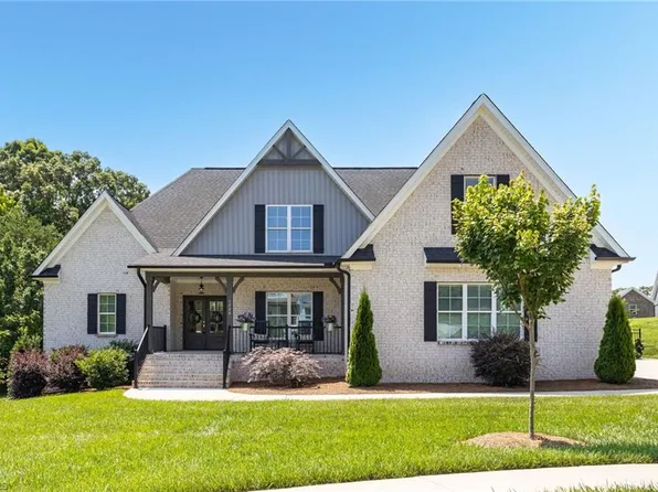 1020 Compass Rose Ct, Lewisville, NC 27023