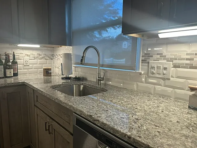 2 bed, 844 sqft, $2,500 — Photo 3