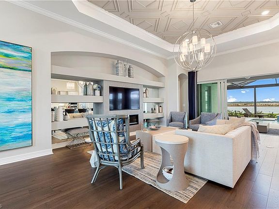 2nd image of 2227 Somerset Pl