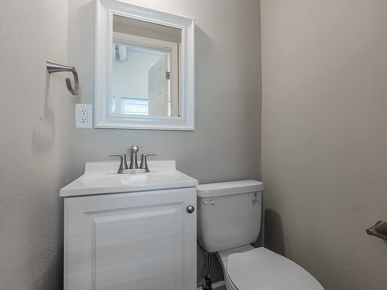 2207-2217 Aurora Dr #2213 — Photo 12