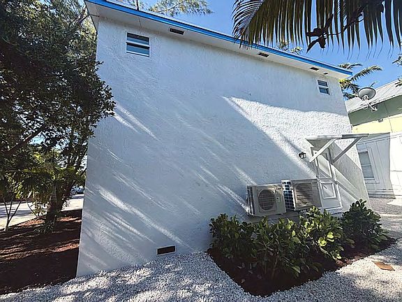 5th image of 3603 Charles Ave