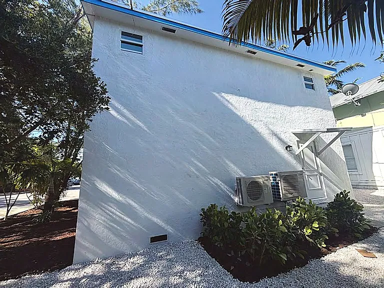 3603 Charles Ave — Photo 5