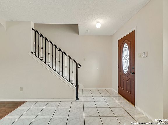 2nd image of 205 Samantha Dr