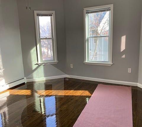 2nd image of 10 Essex St #2B