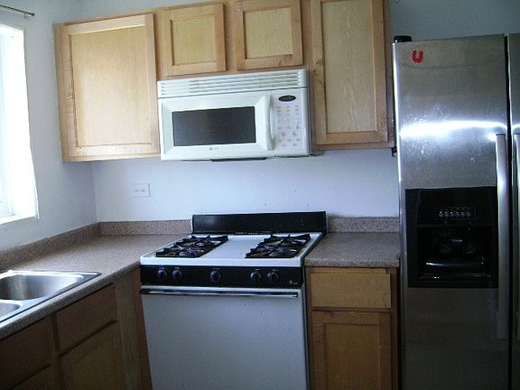 5th image of 6025 N Damen Ave APT 204