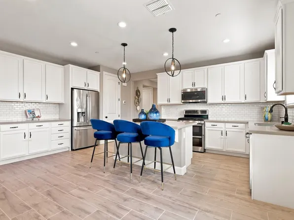 2278 Middlebury Dr, Lathrop, CA 95330