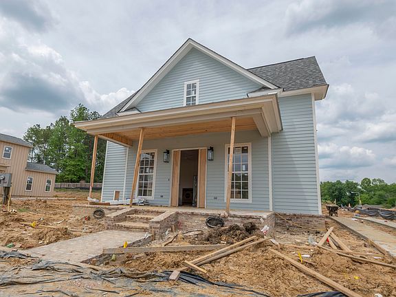 3rd image of 108 Carriage Ln