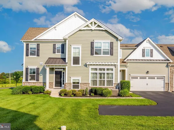 1408 Summit Dr, Royersford, PA 19468