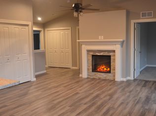 301 W Valley Rd #1, Appleton, WI 54915