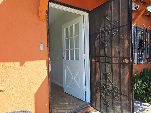 5th image of 624 W Magnolia St APT B