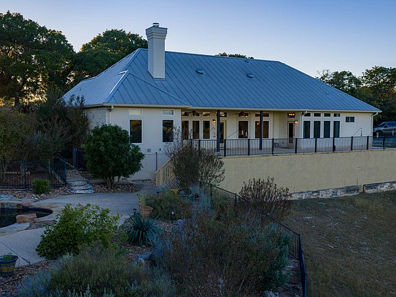 5th image of 326 River Valley Rd