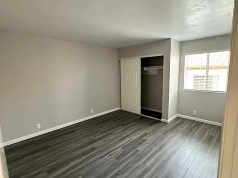 Chase Avenue East 960 — Photo 11