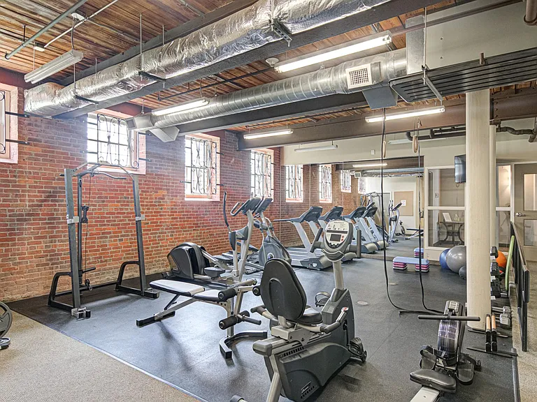 836 Oak St #500 — Photo 34