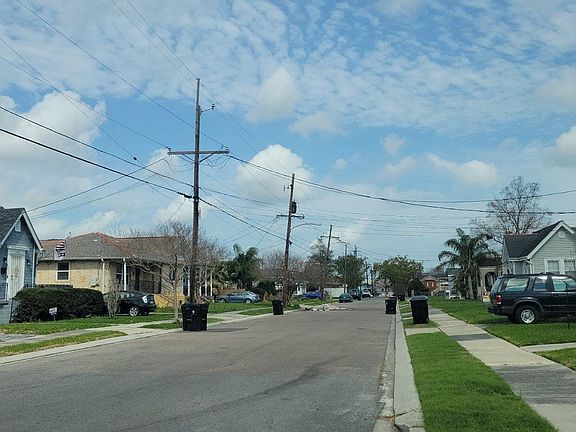 4th image of 4965 Spain St