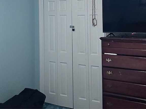 5th image of 204 Whittington Cir