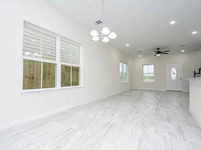 2807 Topiary Ln — Photo 6
