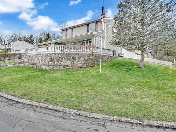 3rd image of 323 Burroughs Ln