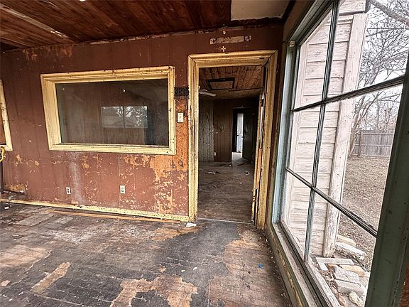 4th image of 408 Allen St