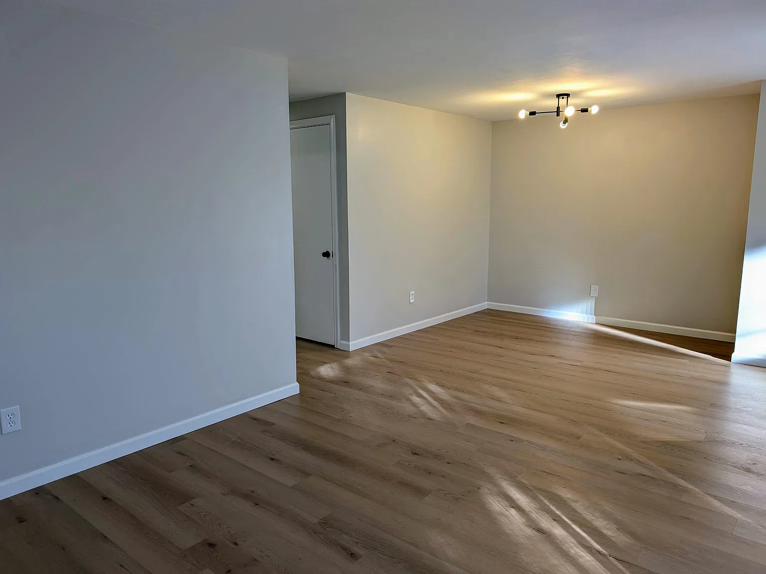 2 bed, 950 sqft, $1,825 — Photo 4