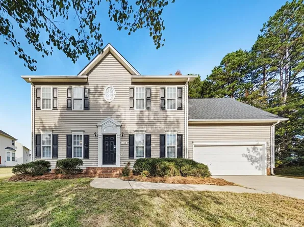 135 Cabot Dr, Winston Salem, NC 27103
