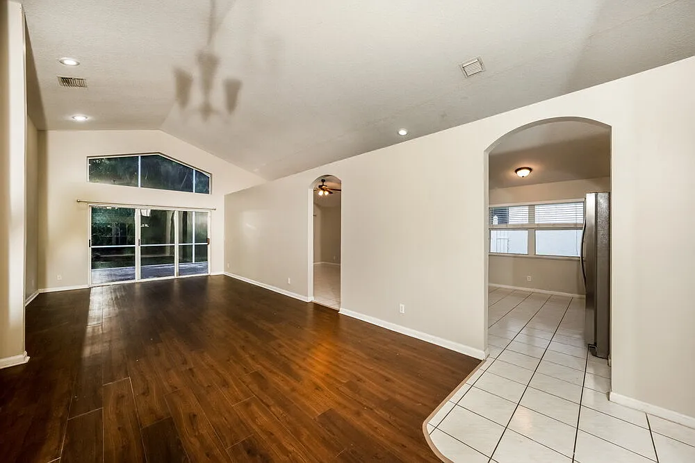 3 bed, 2.0 bath, 1877 sqft, $3,435 — Photo 3