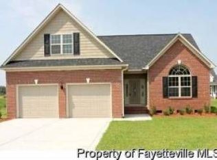 2420 Crosshill St, Fayetteville, NC 28312