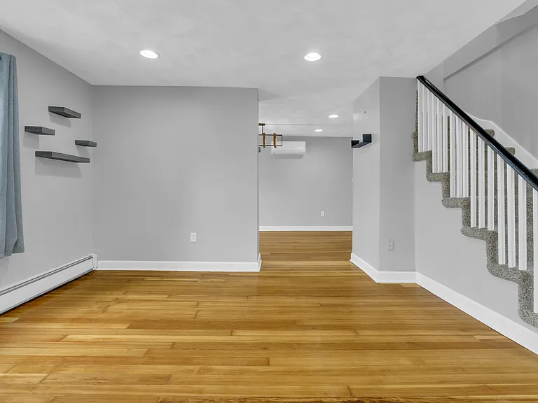 102 Orange St — Photo 20
