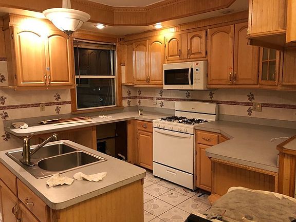 5th image of 3302 Avenue K #2