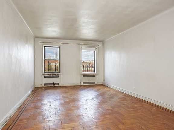3rd image of 125 Hawthorne St APT 6B