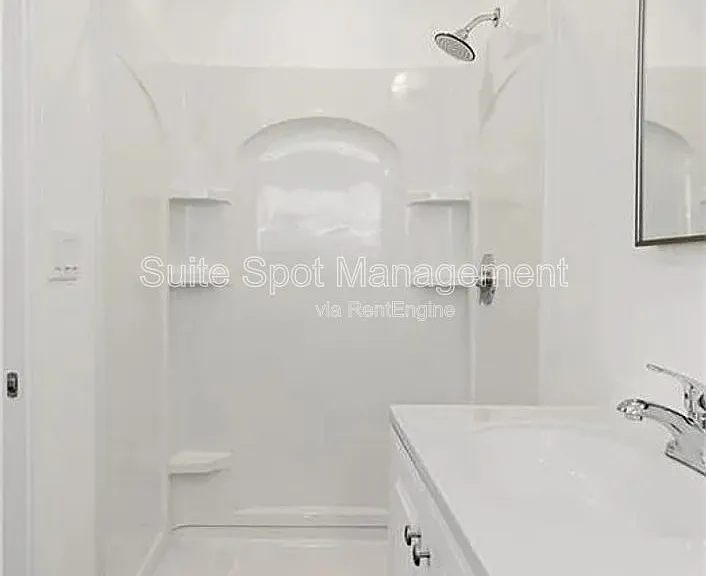 554 N Cambridge St #552 — Photo 5
