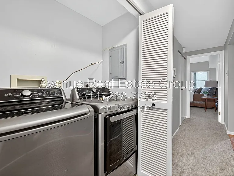 5559 Pershing Ave #1F — Photo 33