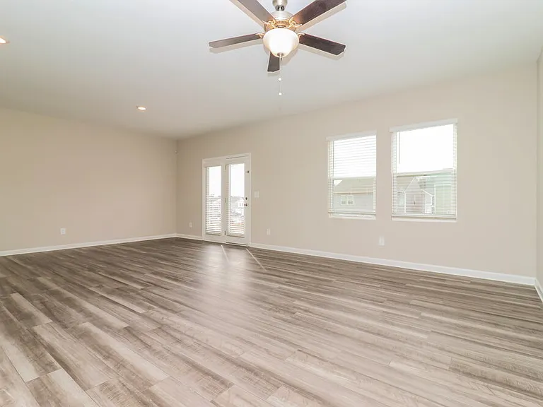 506 Knightsbridge Ln — Photo 4