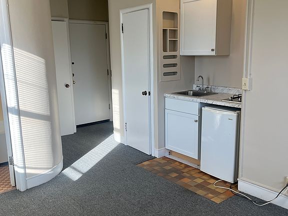 2nd image of 3023 Lyndale Ave S APT 1