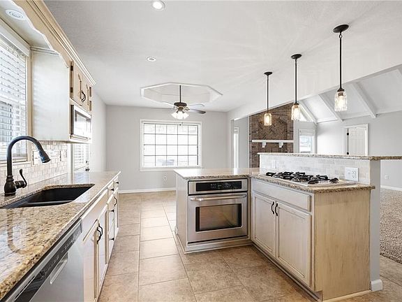 4th image of 6525 Pflumm Rd