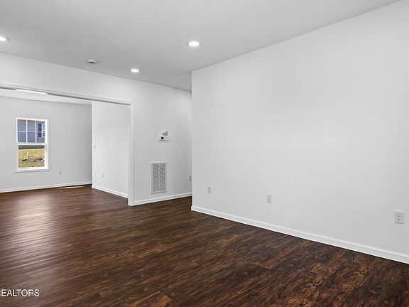 3rd image of 415 W 1st Ave