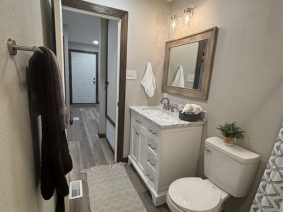 4th image of 224 N 11th Ave