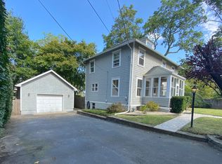 4 Minton Ln, Fair Haven, NJ 07704